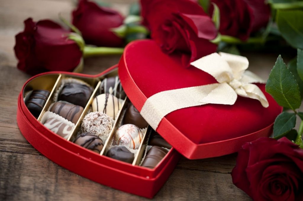 Cerita Dibalik Hari Valentine Yang Identik Dengan Bunga dan Cokelat