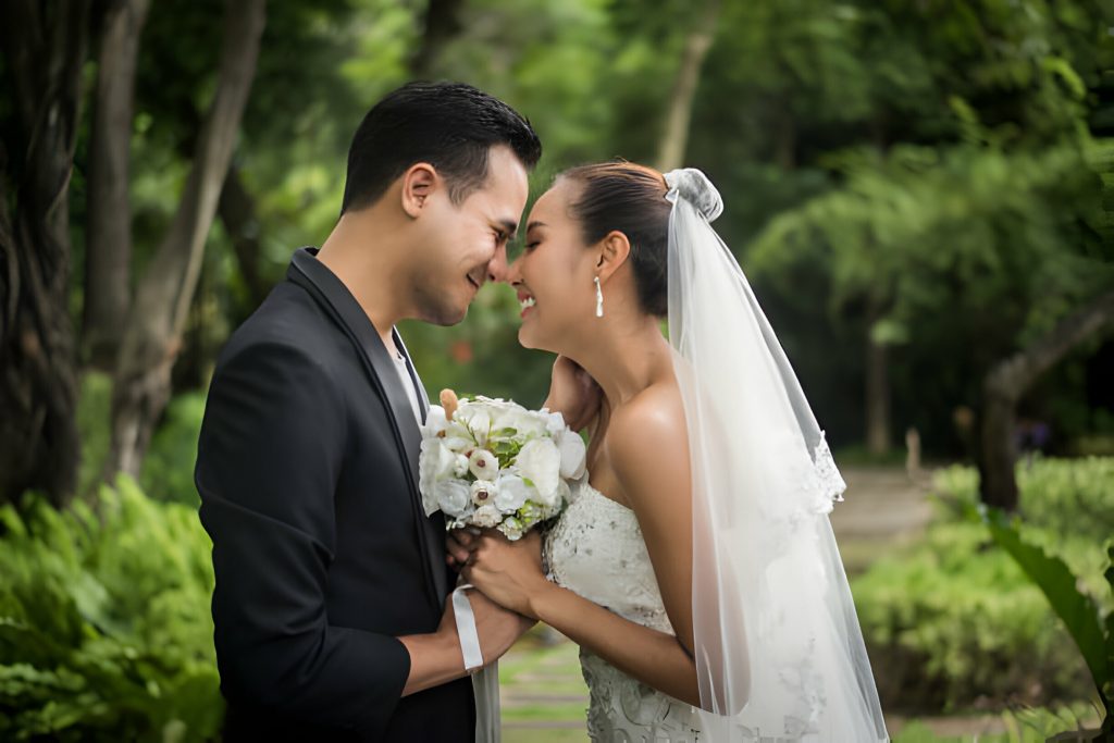 Pasangan Pengantin Bahagia