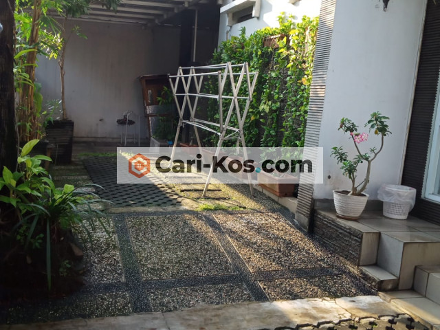 kost pangkalan jati balcony