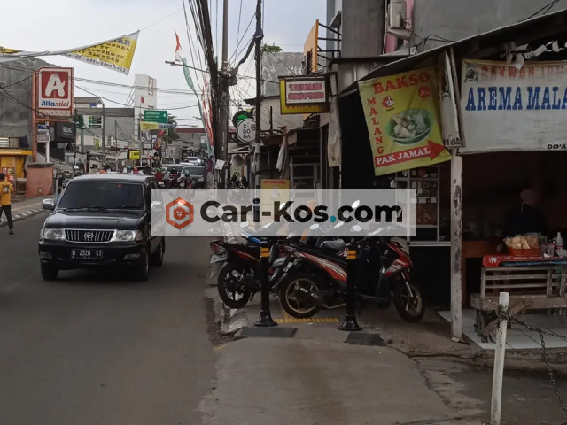 KOST PUTRA DEPAN KAMPUS STAN