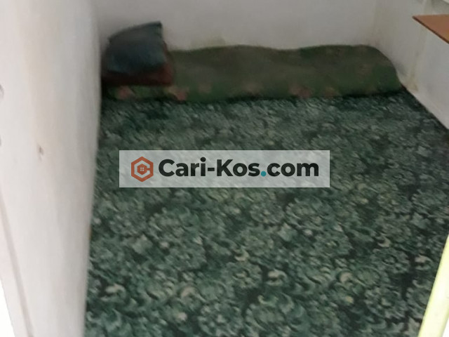 Kost murah dekat ITC Roxy Mas – samping rel kereta api