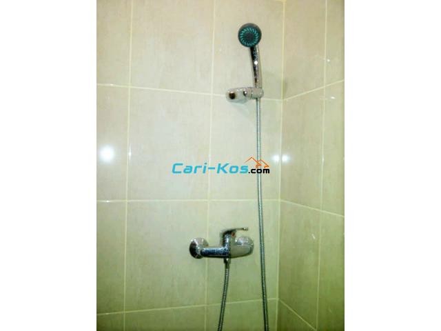 Kost Karyawati di Tomang (Kamar Mandi Dalam+AC+Water Heater)