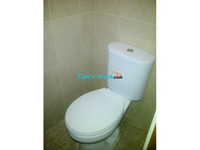 Kost Karyawati di Tomang (Kamar Mandi Dalam+AC+Water Heater)