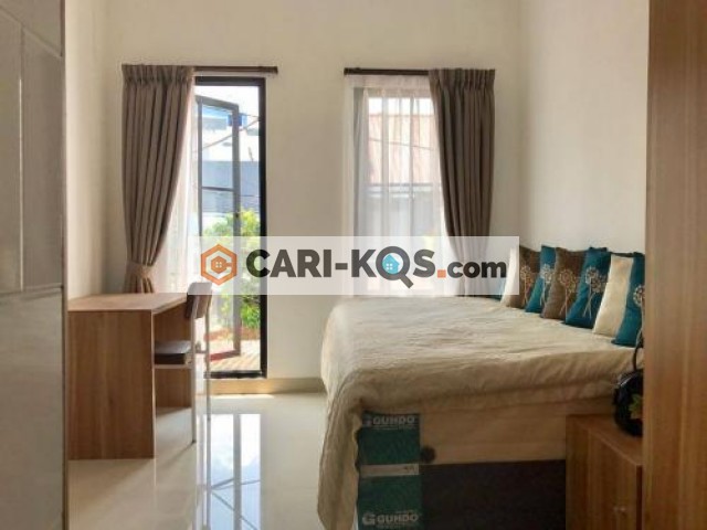 Kos Rumah Delapan Pondok Indah - Dekat Pondok Indah Mall dan Gandaria City