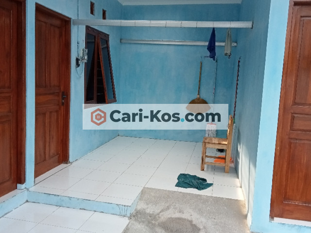 kos campur bebas bertamu