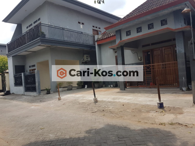 Kost Bulanan AC dan Parkir Mobil Gratis