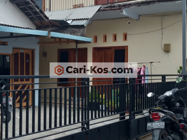 pasilitas kamar mandi dalam kasur bantal kursi dapur mini listrik jemuran di atas