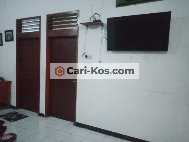 KOS PUTRI Strategis Tenang Nyaman Lokasi dekat Kampus UNESA Ketintang, IT Telkom Ketintang