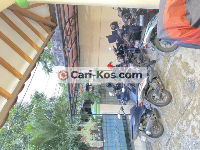 THE RETRO RESIDENCE KOST PUTRA