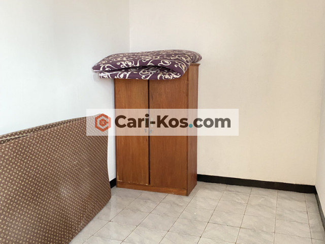 THE RETRO RESIDENCE KOST PUTRA